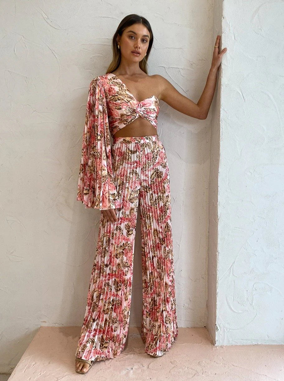 Significant Other - Simone Top And Pant Set In Pink Sangria Floral (pleated set)