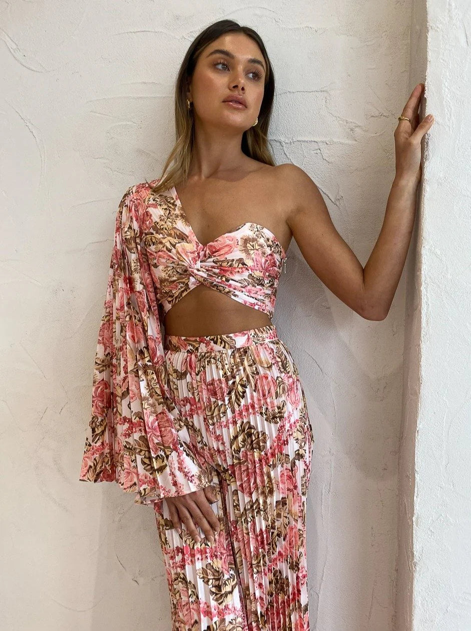 Significant Other - Simone Top And Pant Set In Pink Sangria Floral (pleated set)